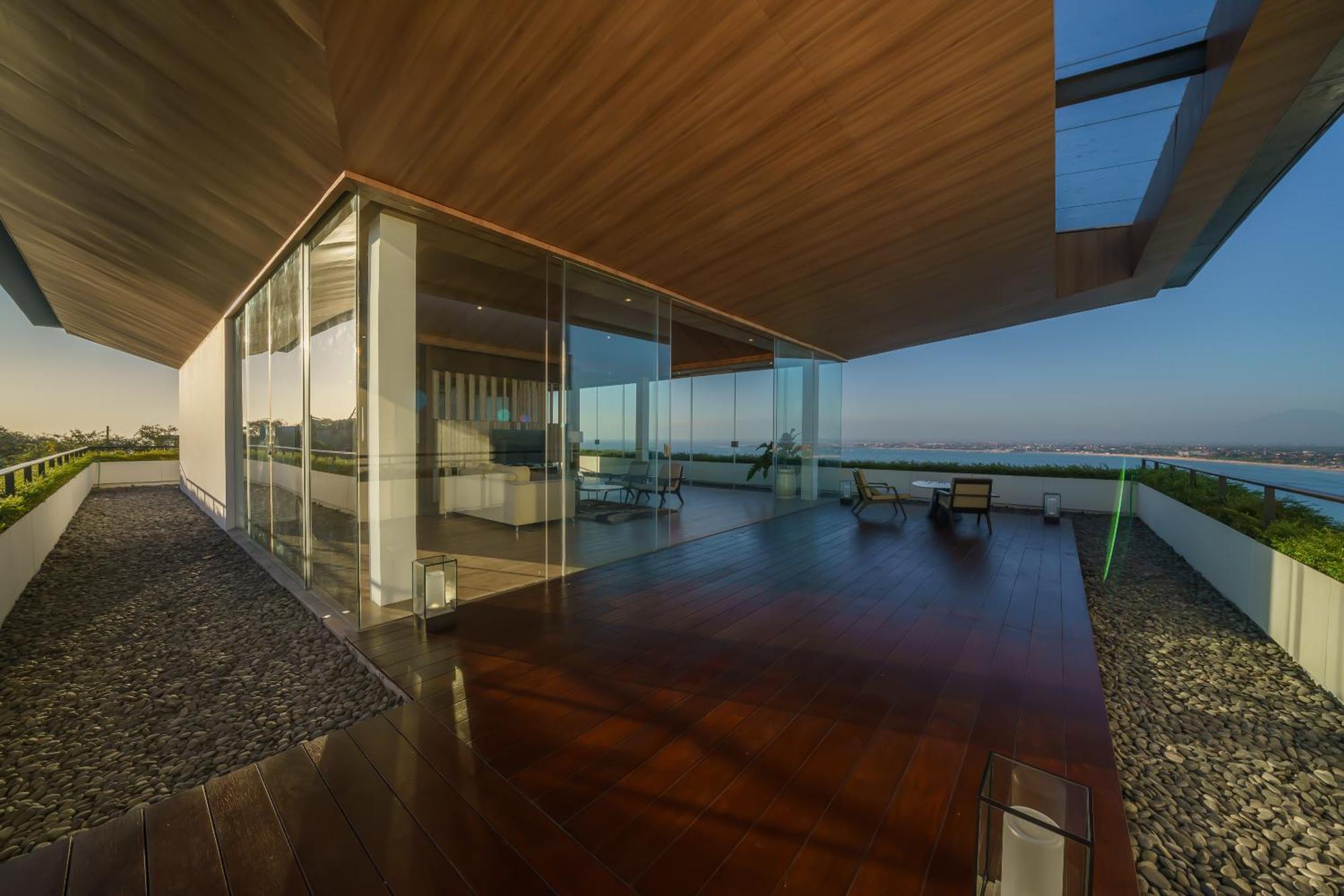 Beyond The Sea - Luxe Sea View Villa In Jimbaran ภายนอก รูปภาพ